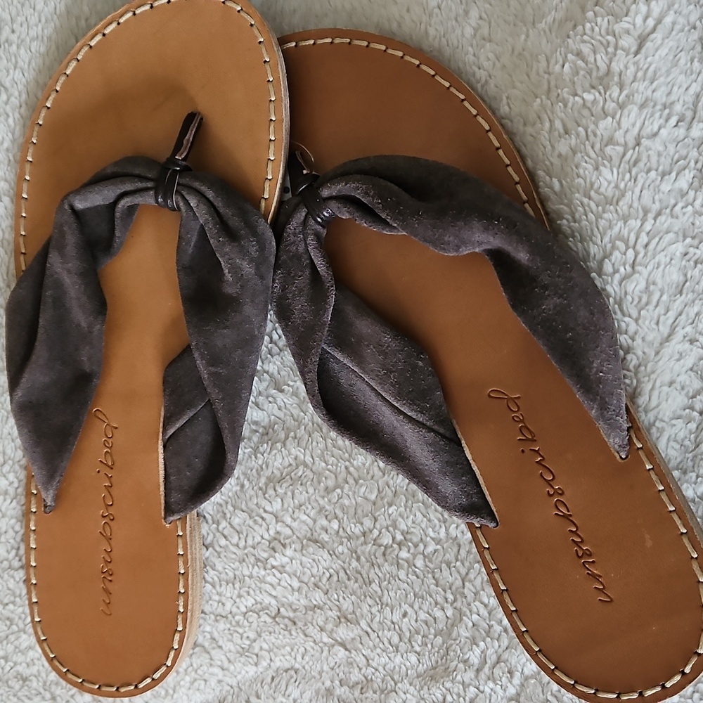 UNSUBSCRIBED Luxury Italian Suede Thong Sandals Stacked Leather Sole Brown Sz 11